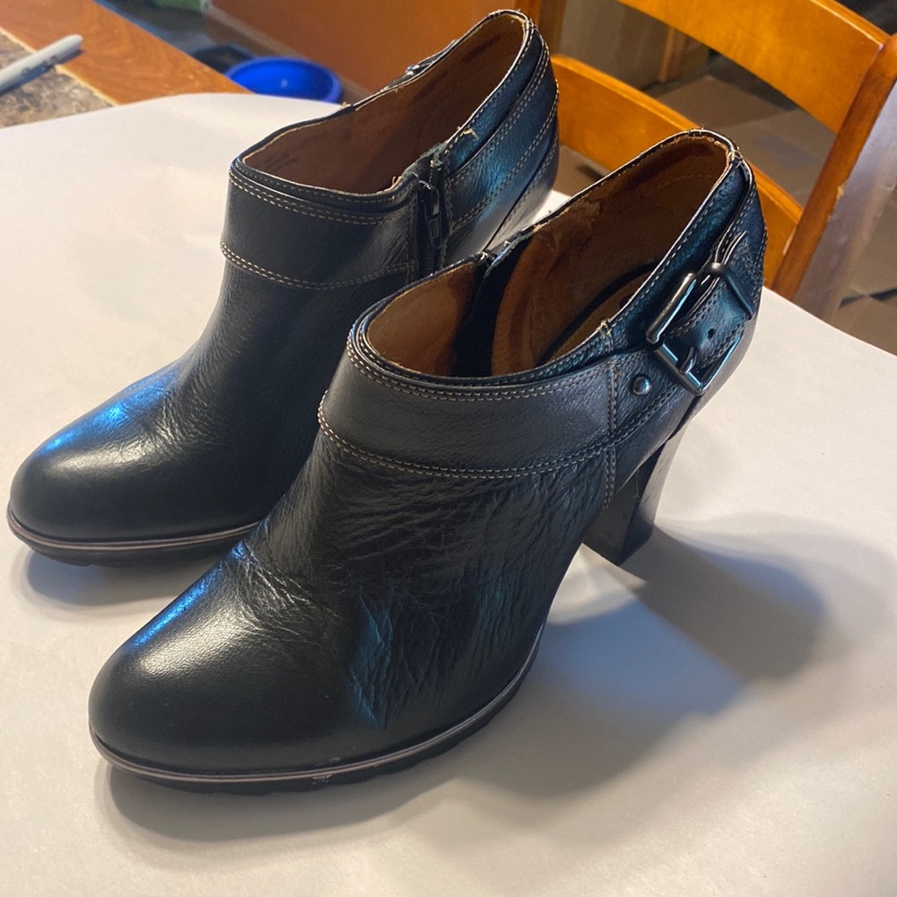 Sofft black ankle boots with buckle